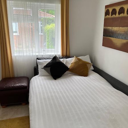 לונדון Dannifar Guest House מראה חיצוני תמונה