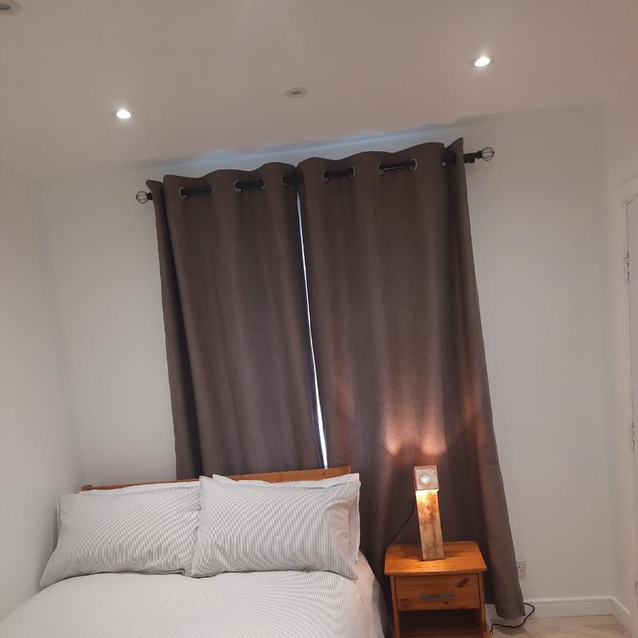לונדון Dannifar Guest House מראה חיצוני תמונה