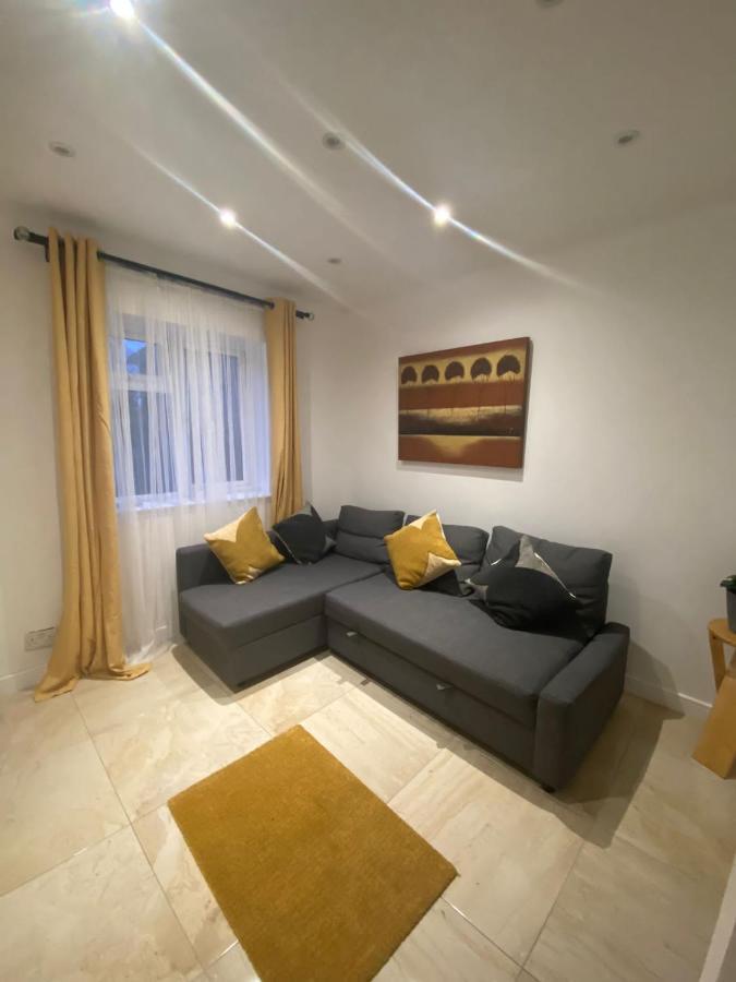 לונדון Dannifar Guest House מראה חיצוני תמונה