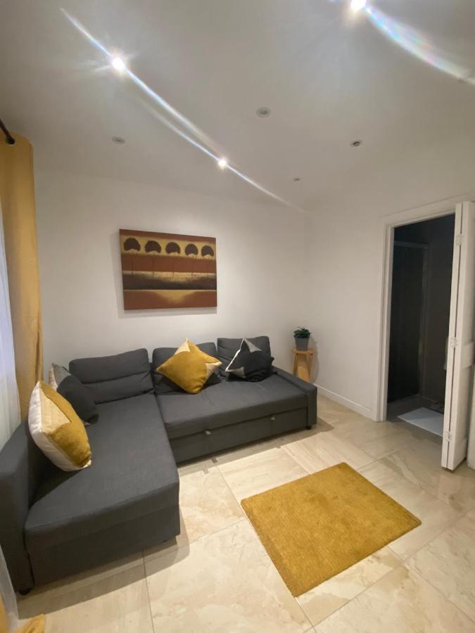 לונדון Dannifar Guest House מראה חיצוני תמונה