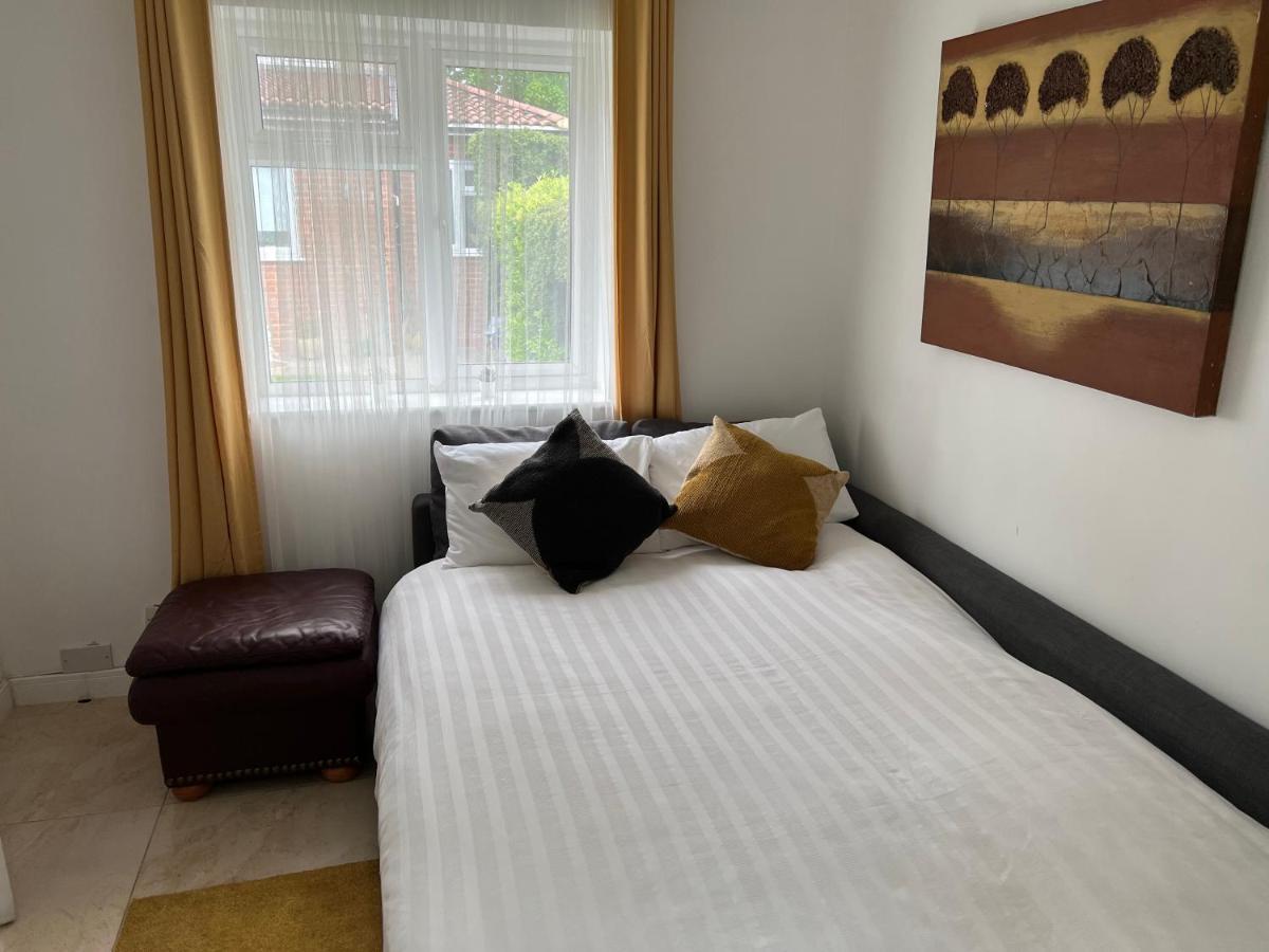 לונדון Dannifar Guest House מראה חיצוני תמונה